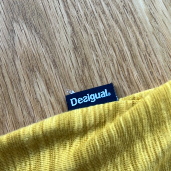 Authentic Desigual Men’s short sleeve t-shirt. Size M. 100% Cotton. Yellow/black - Picture 6 of 6